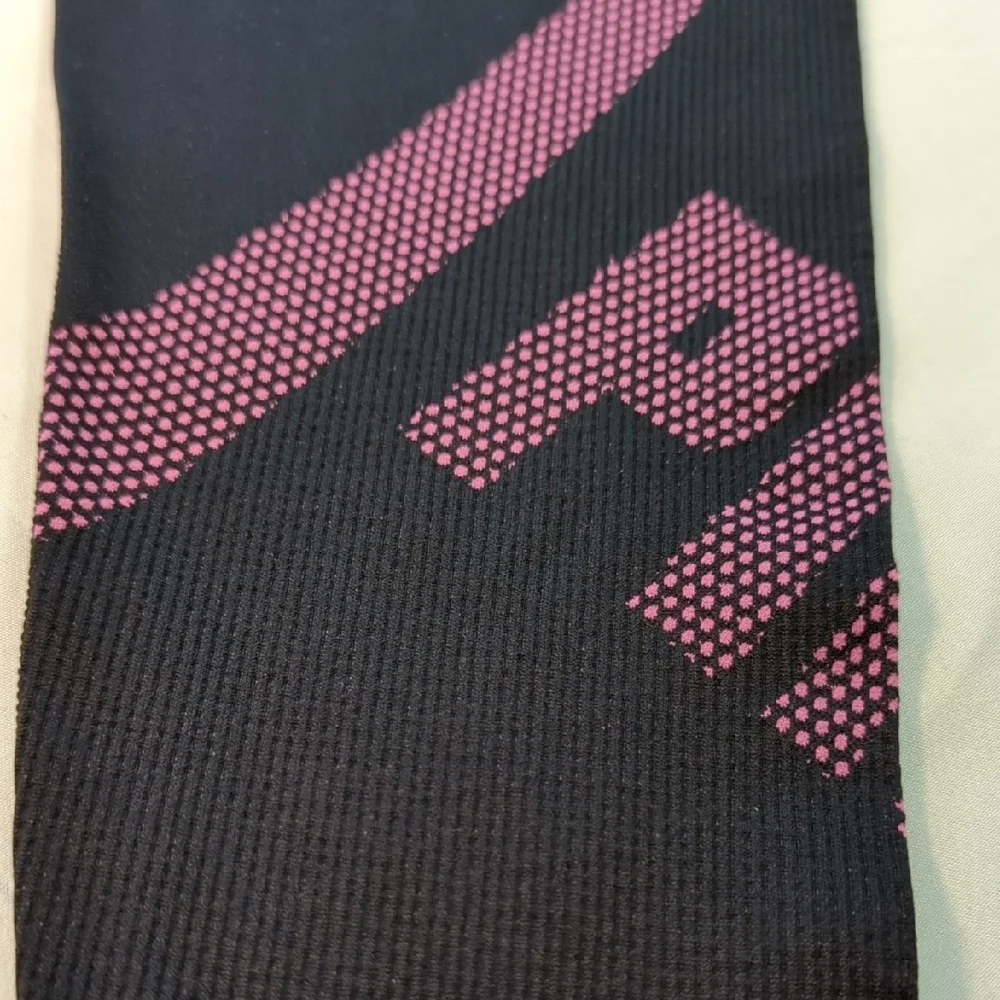 Victoria's Secret Black and Pink Yoga Pants, New With Tags!!! Amazing Butt!!!!
